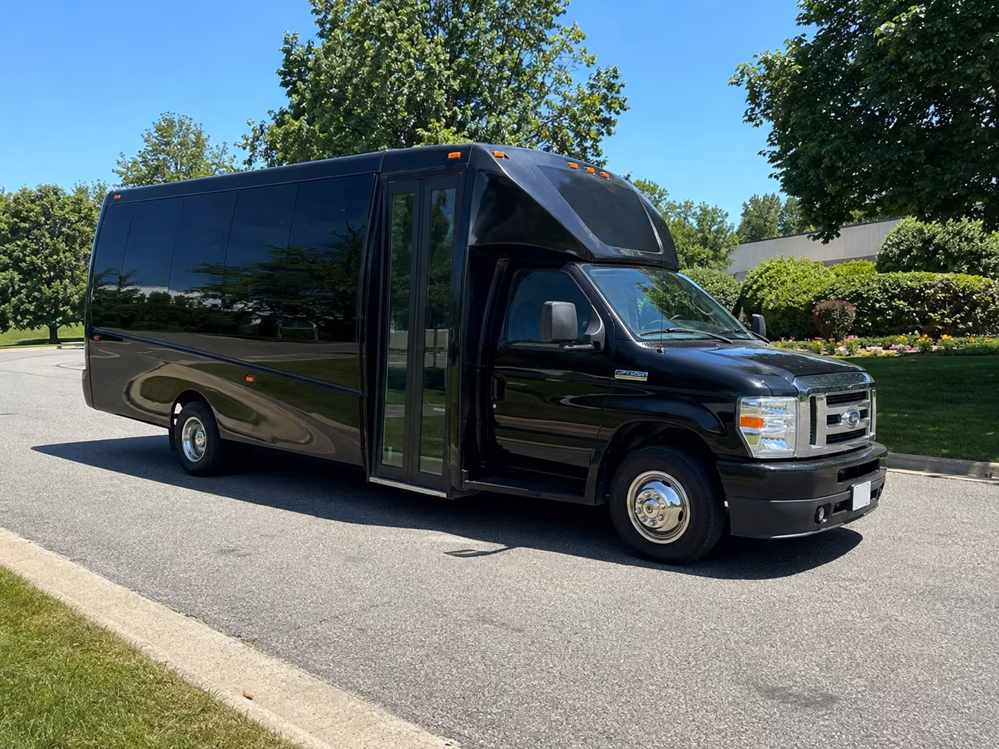 Placentia Winery Tour & Pub Crawl Transportation