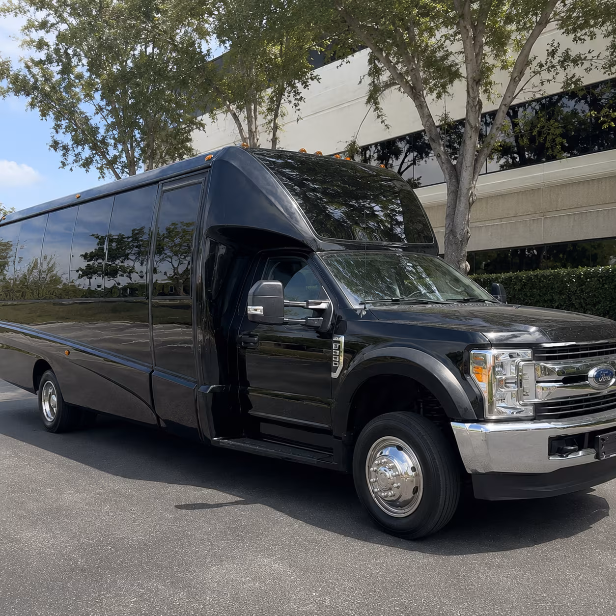 Pomona Winery Tour & Pub Crawl Transportation